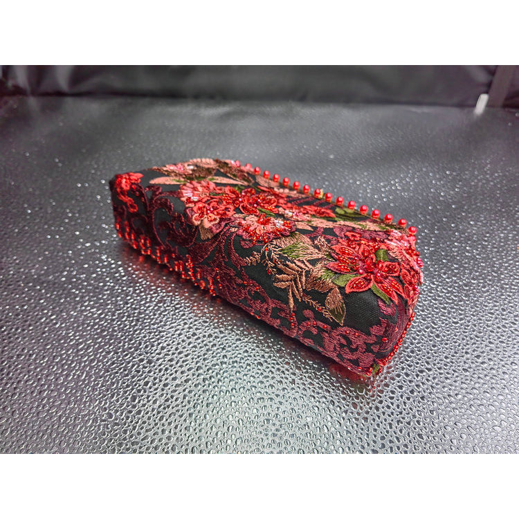 Women's handmade handbags Fashionable embroidery banquet bag