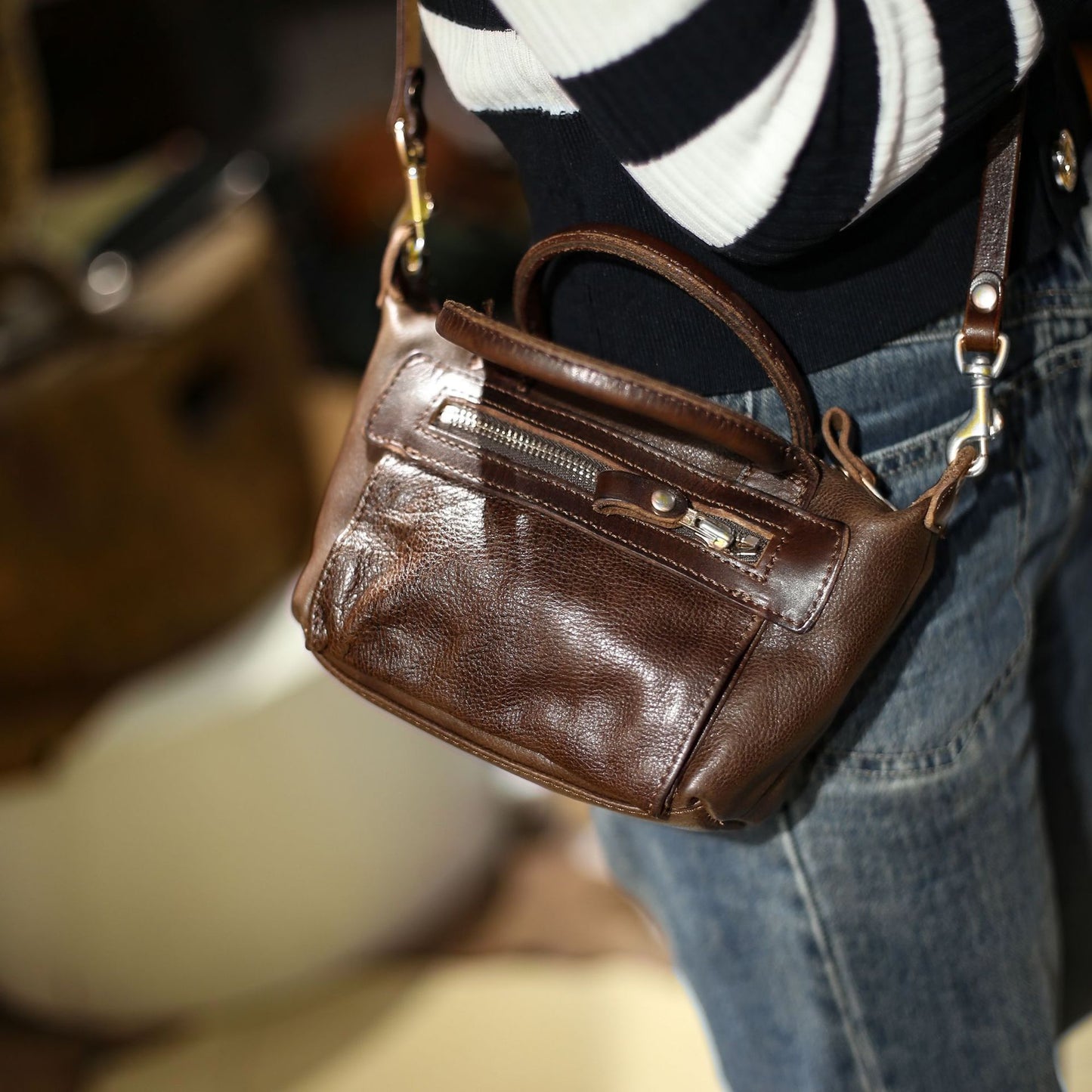 Full-grain Cowhide Messenger Bag Retro Shoulder Bag Genuine Leather Bag